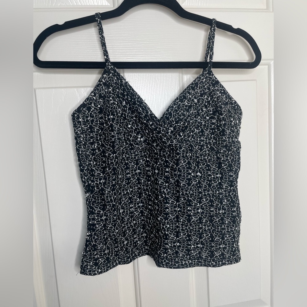 Anxiety Cafe vintage y2K back and white textured v-neck cropped tank top | L